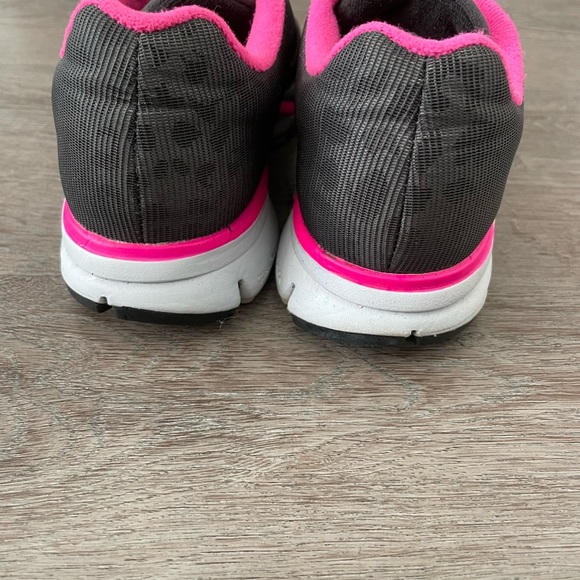 Black leopard print and hot pink Nike Runners - Picture 5 of 7